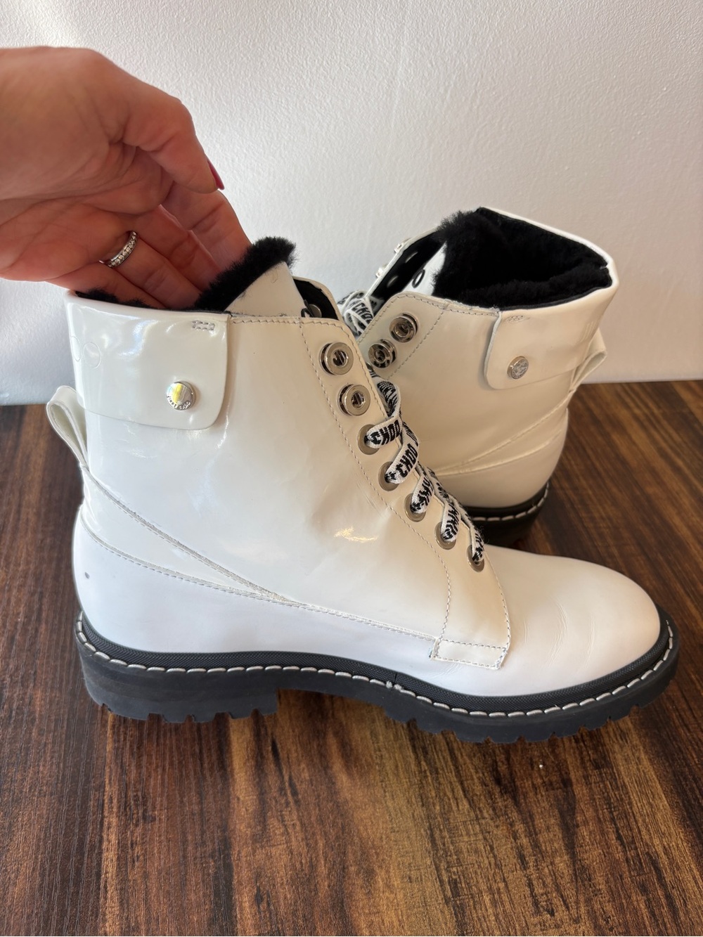 Jimmy Choo Voyager Heated White Leather Shearling Winter Boots EU 41 - Picture 7 of 16